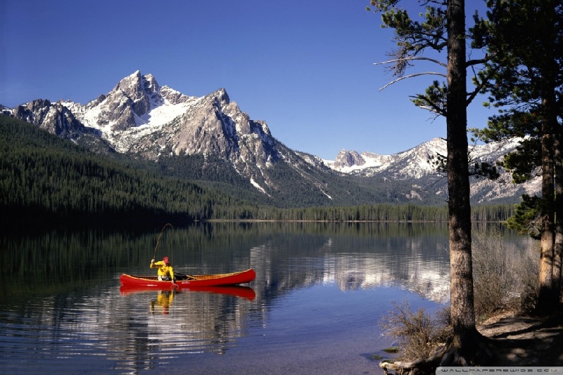 Canoeing in Mountains